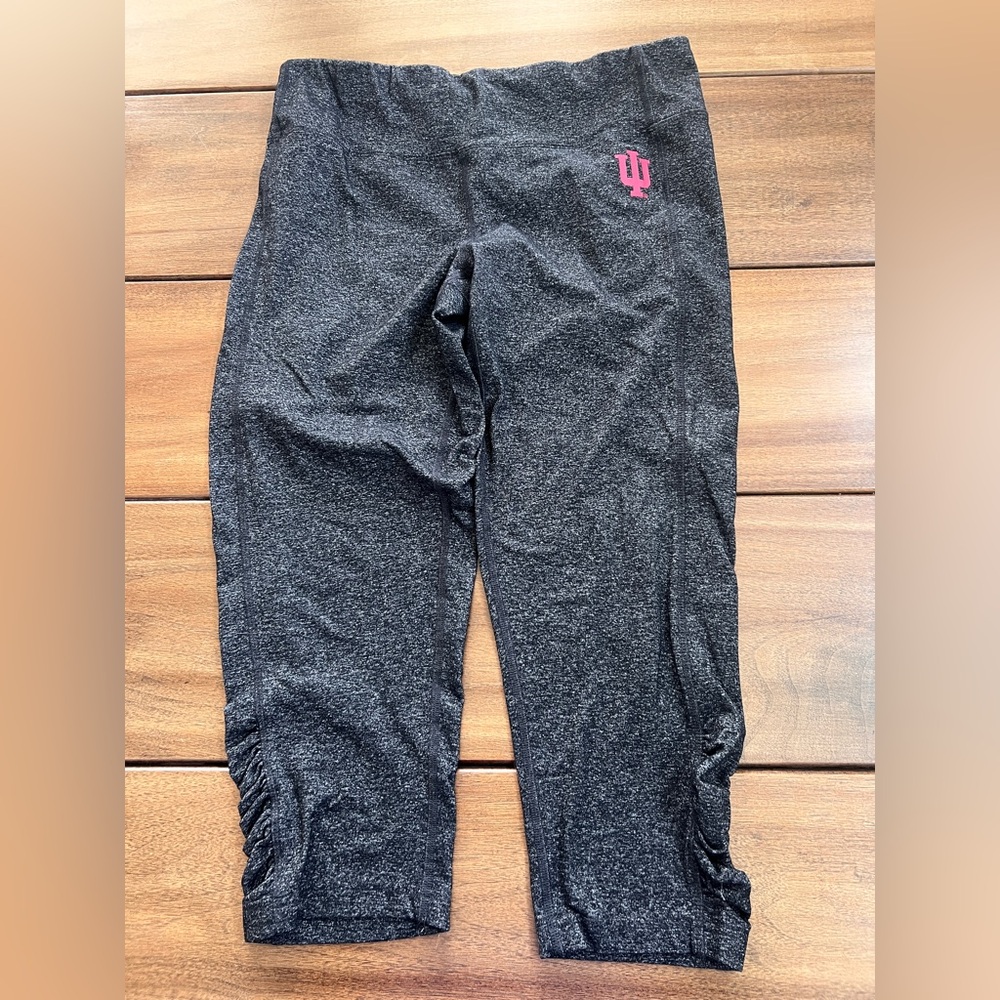 Women’s Indiana University Hoosiers Colosseum Capri Leggings‎